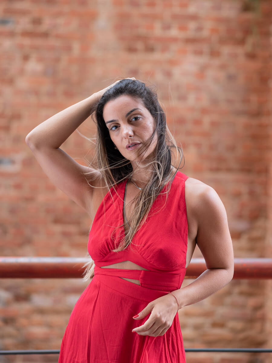 A atriz Paula Frascari em ensaio no Parque das Ruínas para a fotógrafa Fabiana Bomfim