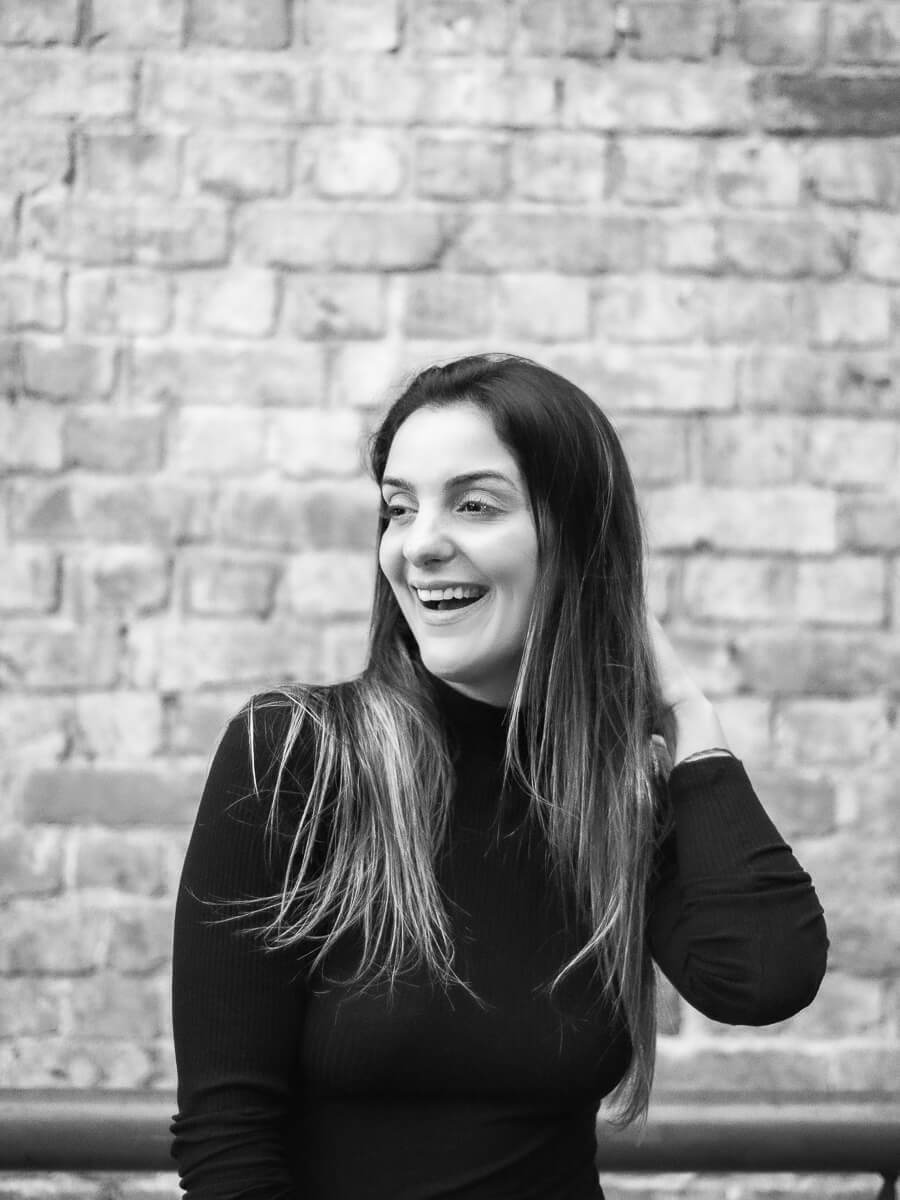 A atriz Paula Frascari em ensaio no Parque das Ruínas para a fotógrafa Fabiana Bomfim