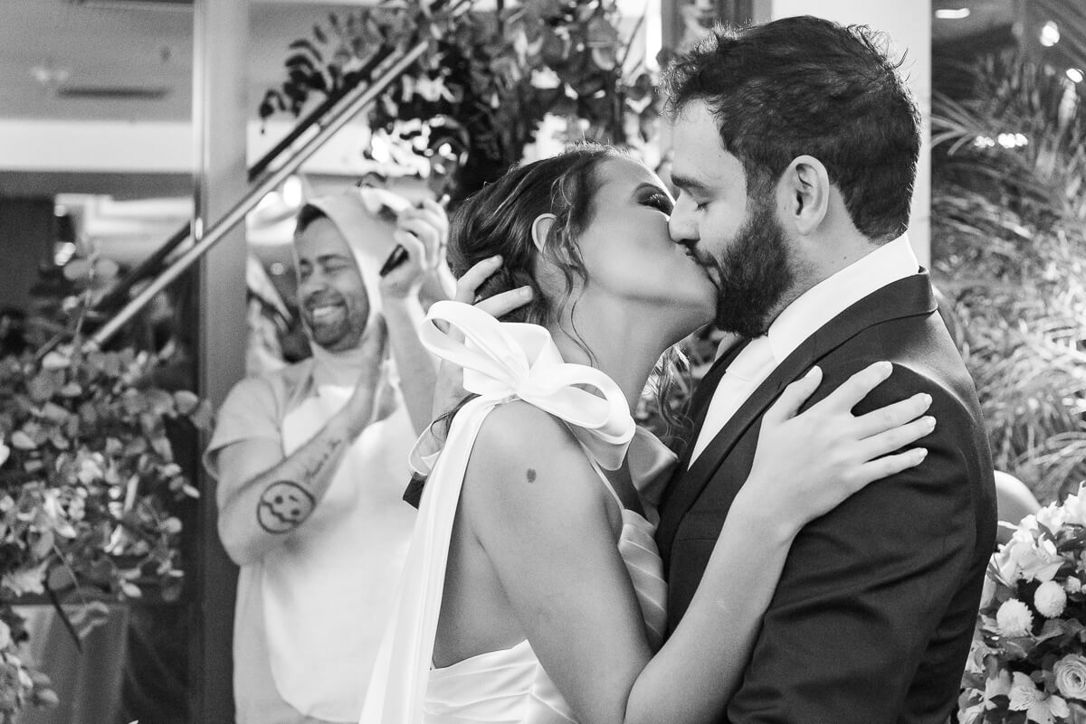 Casamento Nat e Bruno na Arena Copacabana Palace, realizado pela fotógrafa Fabiana Bomfim.