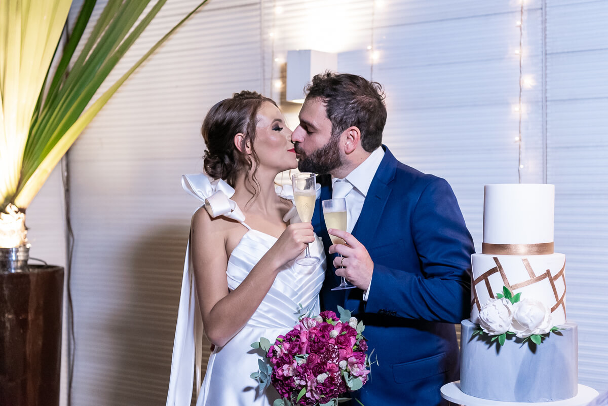 Casamento Nat e Bruno na Arena Copacabana Palace, realizado pela fotógrafa Fabiana Bomfim.