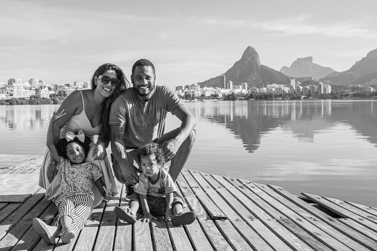 Família do jogador Paulo Victor se despede do Rio de Janeiro, rumo à Áustria para uma nova temporada de vôlei masculino, pela fotógrafa Fabiana Bomfim.