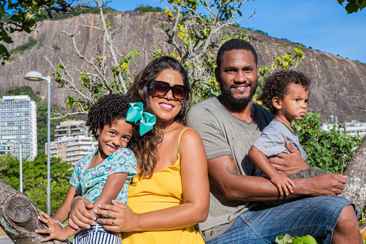 Família do jogador Paulo Victor se despede do Rio de Janeiro, rumo à Áustria para uma nova temporada de vôlei masculino, pela fotógrafa Fabiana Bomfim.