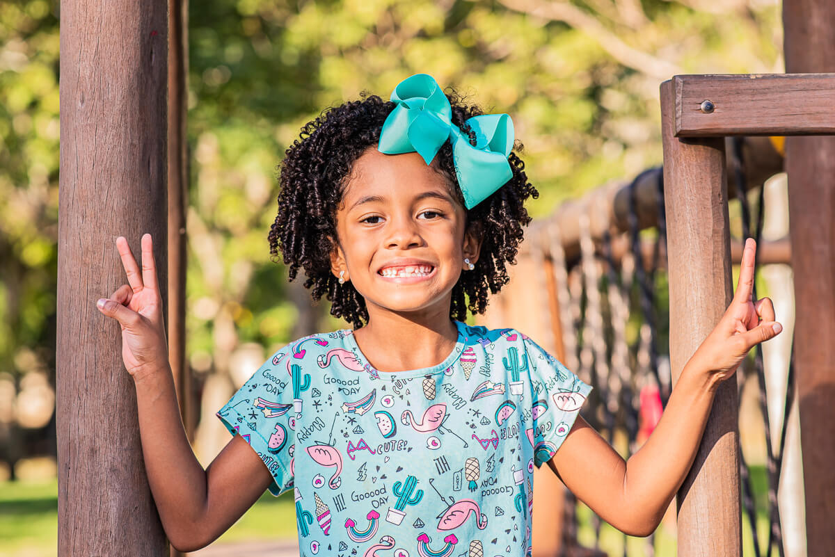 A alegria de viver da querida Giovanna, filha do jogador de vôlei Paulo Victor e sua esposa Júlia, registrado pela fotógrafa Fabiana Bomfim.