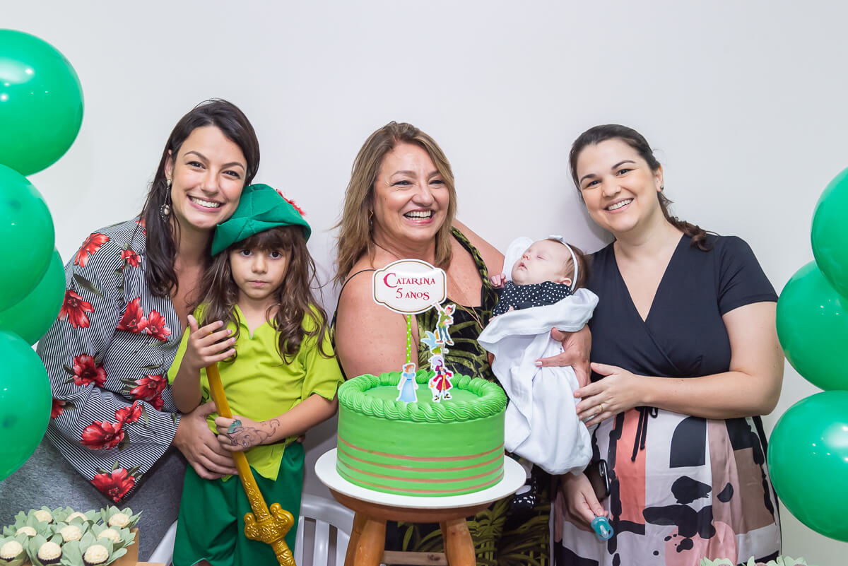 niversário da Catarina de 5 anos, com o tema Peter Pan, pela fotógrafa Fabiana Bomfim.