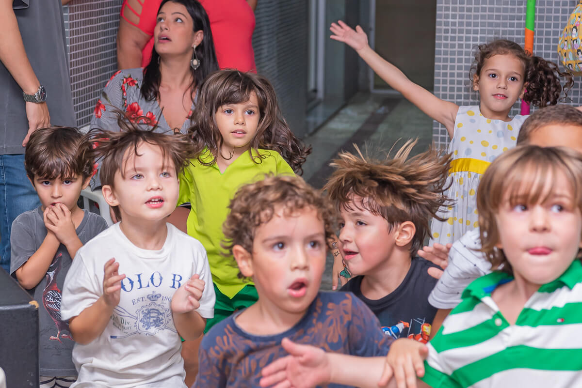 A equipe da Natos Animação fazendo a alegria da criançada na festa de 5 anos da Catarina, pela fotógrafa Fabiana Bomfim