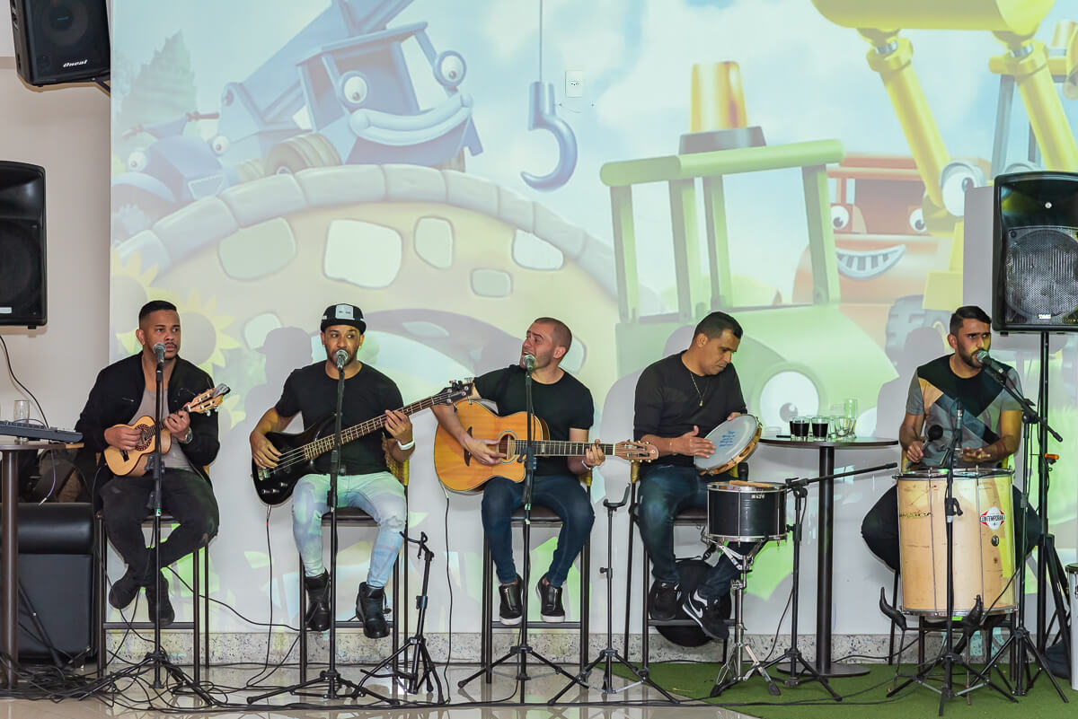 Fábio Castro e banda marcando presença na festa de 2 anos do Joaquim, na Casa do Sol, em BH, pela fotógrafa Fabiana Bomfim