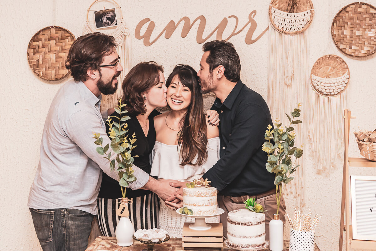 As fotógrafas Fabiana Bomfim e Silvia Marie durante o chá de bebençãos do Benício.