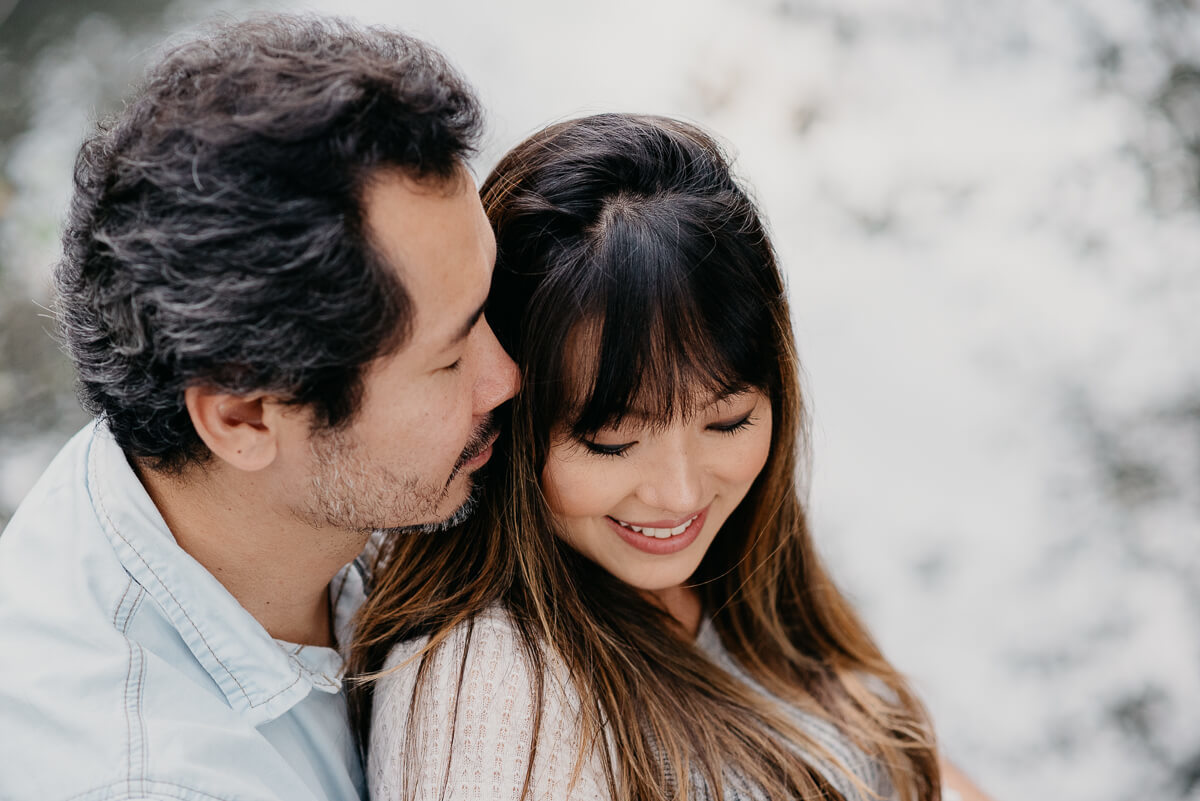 Ensaio do casal Silvinha e Luís à espera do Benício, realizado na Praia de Manguinhos, Búzios, pela fotógrafa Fabiana Bomfim.