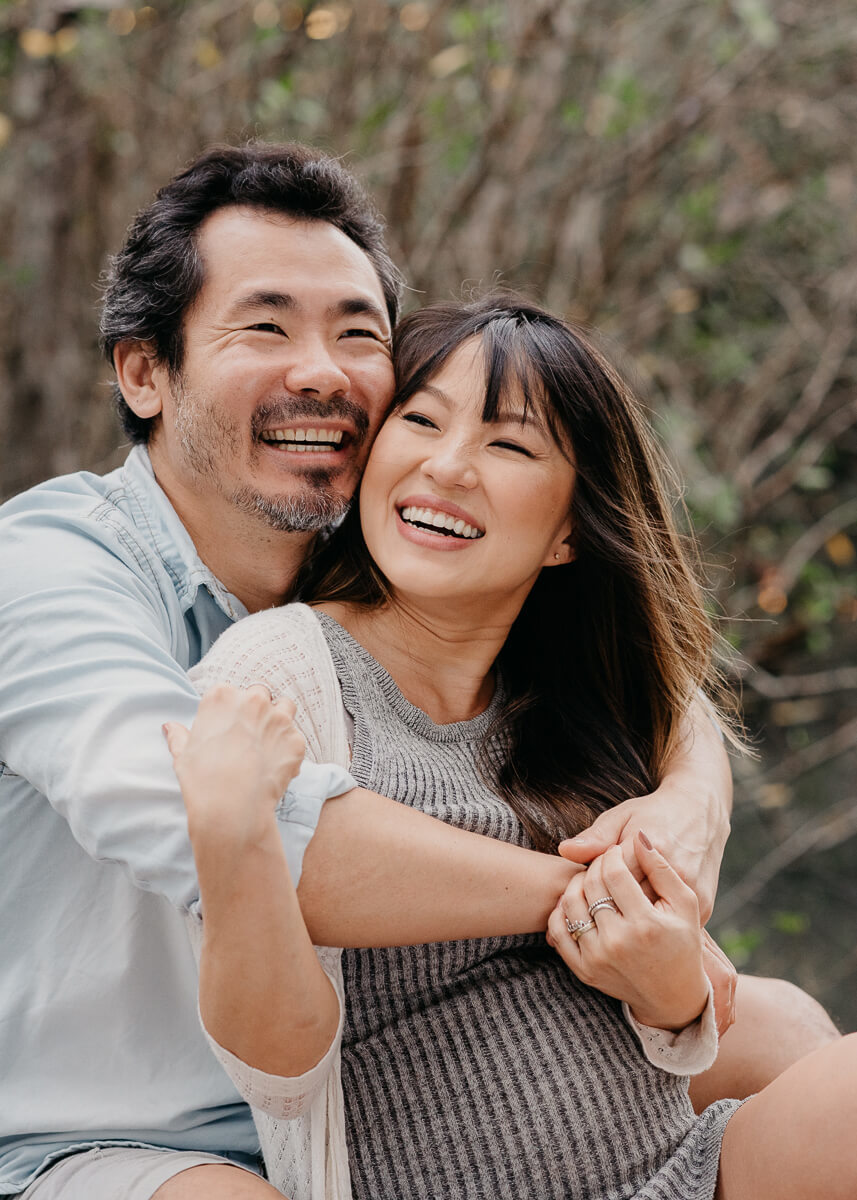 Ensaio do casal Silvinha e Luís à espera do Benício, realizado na Praia de Manguinhos, Búzios, pela fotógrafa Fabiana Bomfim.
