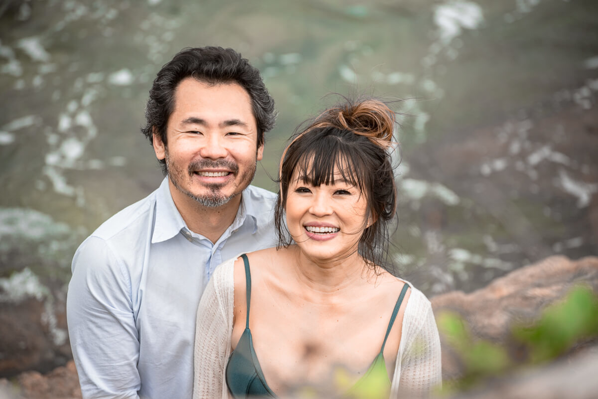 Ensaio do casal Silvinha e Luís à espera do Benício, realizado na Praia da Ferradurinha, Búzios, pela fotógrafa Fabiana Bomfim.