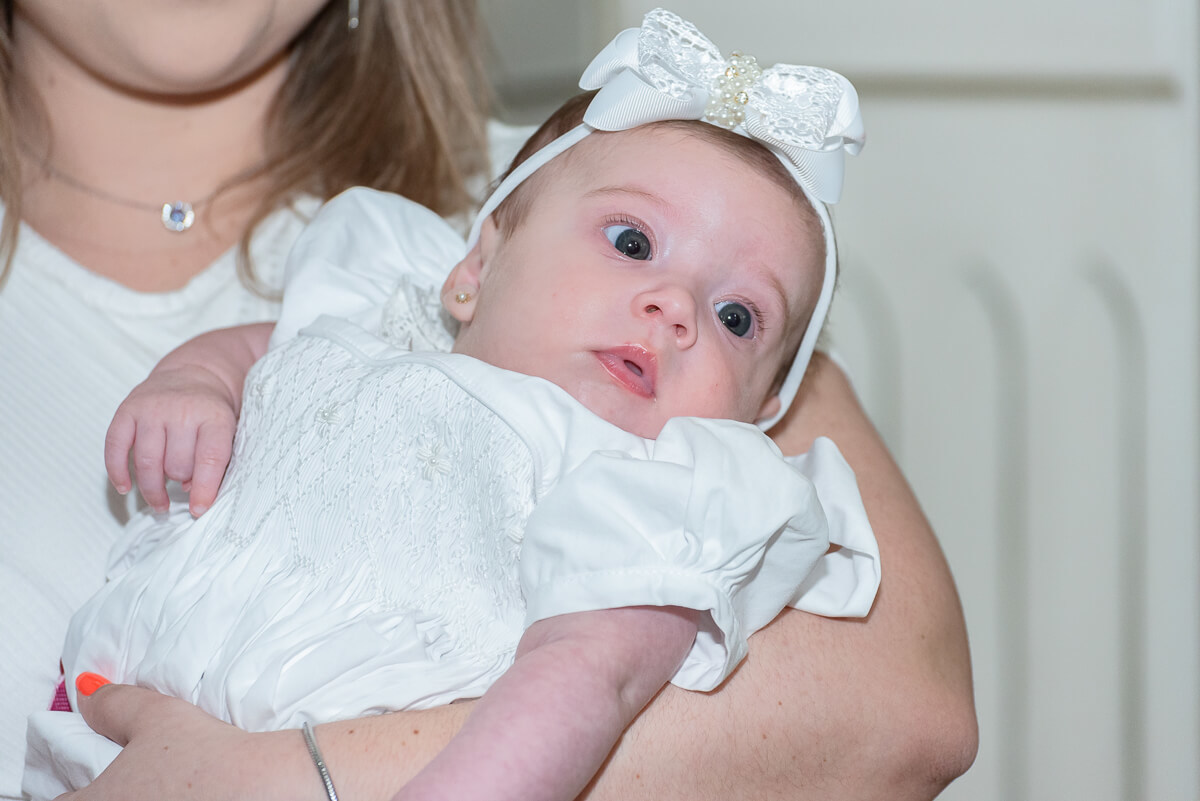 Batizado da Manuela, filha da Deisi e Adilson Warken, na Paróquia Nossa Senhora da Consolação e Correia, em Belo Horizonte, pela fotógrafa Fabiana Bomfim.