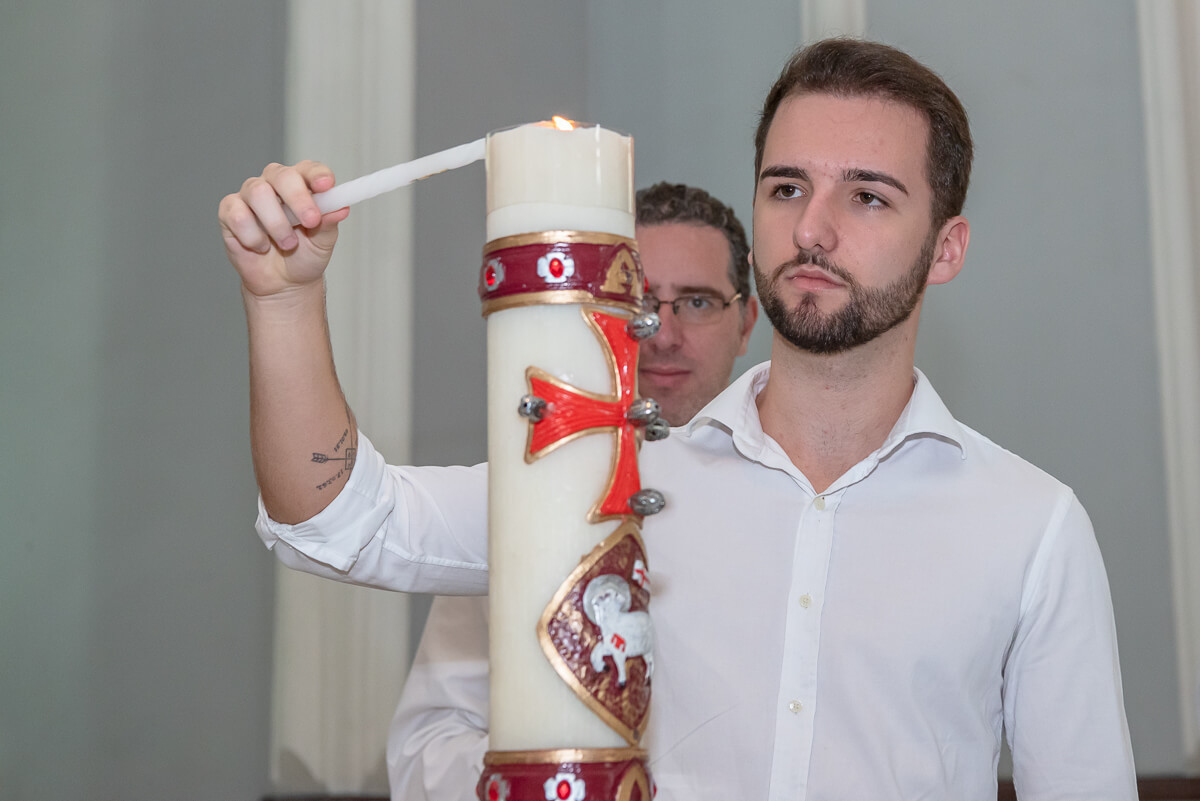 Batizado da Manuela, filha da Deisi e Adilson Warken, na Paróquia Nossa Senhora da Consolação e Correia, em Belo Horizonte, pela fotógrafa Fabiana Bomfim.