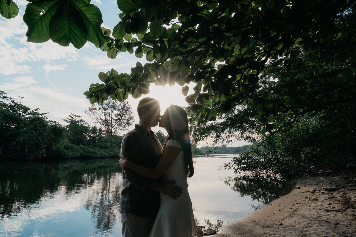 Ensaio do casal Caroline e Diogo, na Barra da Tijuca, pela fotógrafa Fabiana Bomfim.