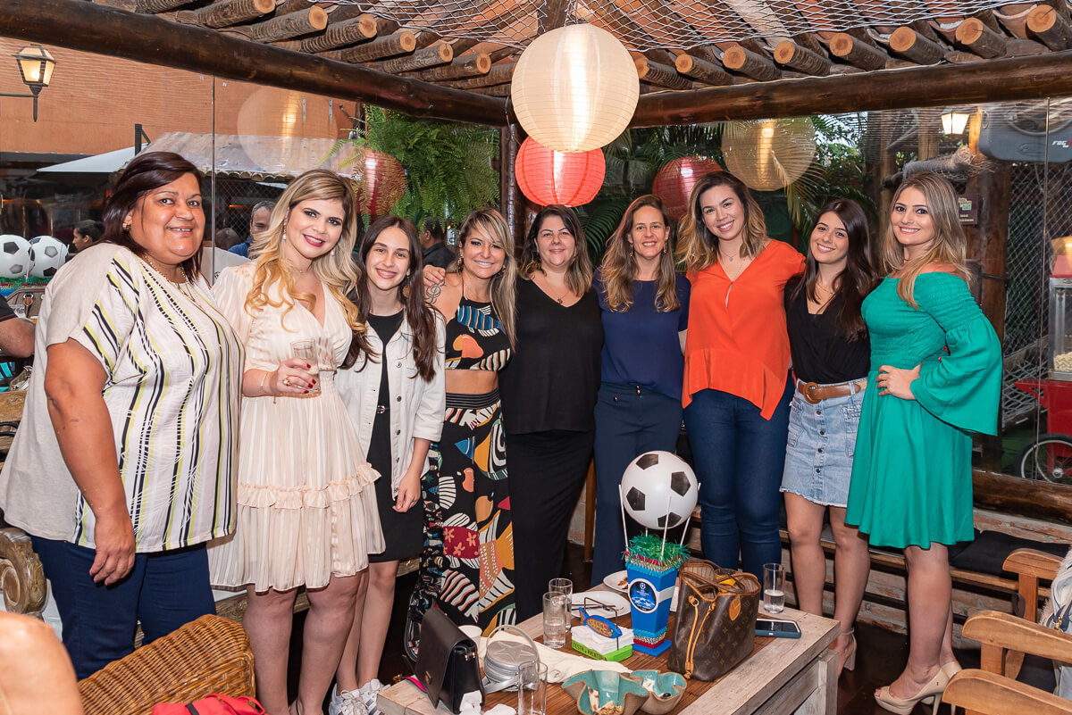 Rafael Marques e Karla Duarte comemoraram os 7 anos do Davi, com o tema Champions League, realizado na Festa e Aventuras, Barra da Tijuca, pela fotógrafa Fabiana Bomfim.