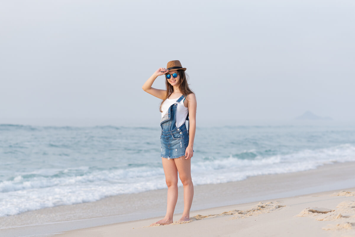 Look à cara da Aninha para o ensaio de 15 anos na praia da Reserva, feito pela fotógrafa Fabiana Bomfim.