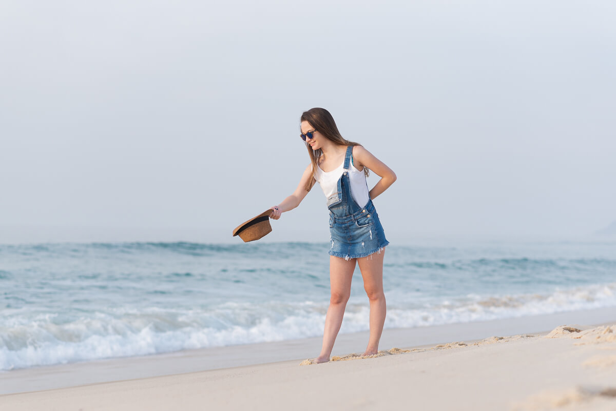 Look à cara da Aninha para o ensaio de 15 anos na praia da Reserva, feito pela fotógrafa Fabiana Bomfim.
