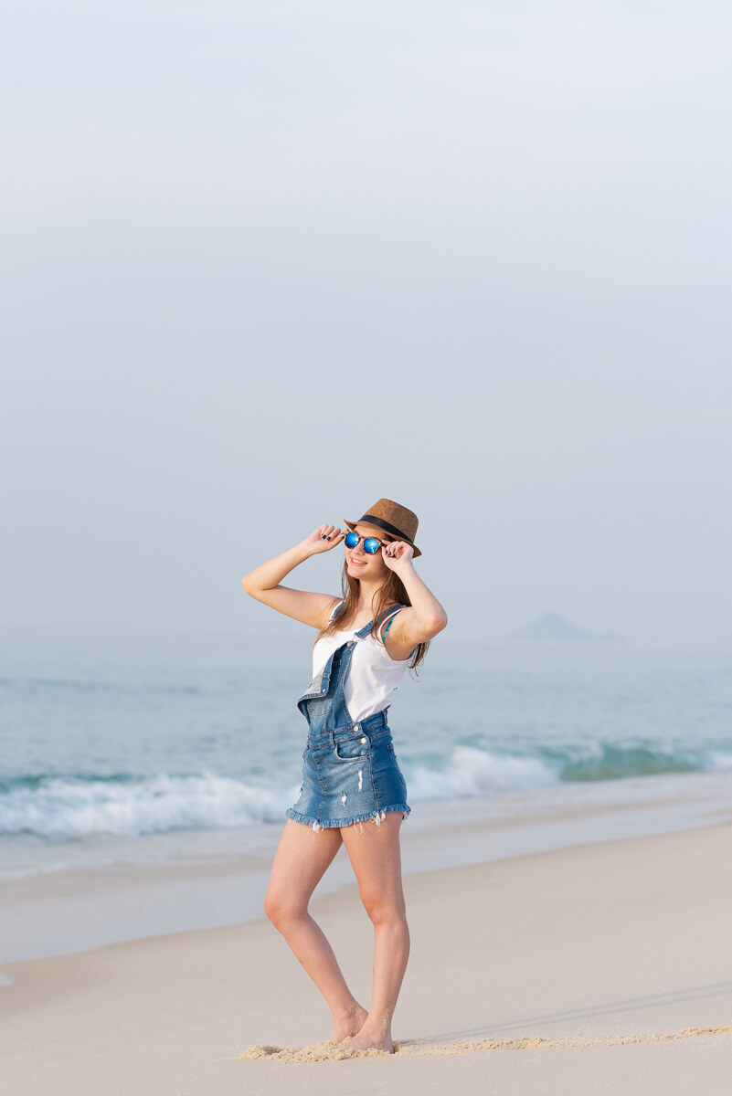 Look à cara da Aninha para o ensaio de 15 anos na praia da Reserva, feito pela fotógrafa Fabiana Bomfim.
