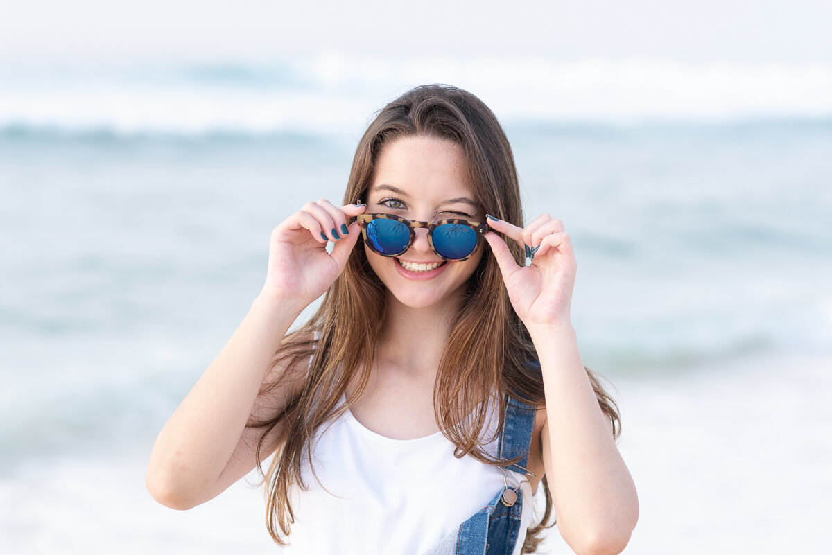 Look à cara da Aninha para o ensaio de 15 anos na praia da Reserva, feito pela fotógrafa Fabiana Bomfim.