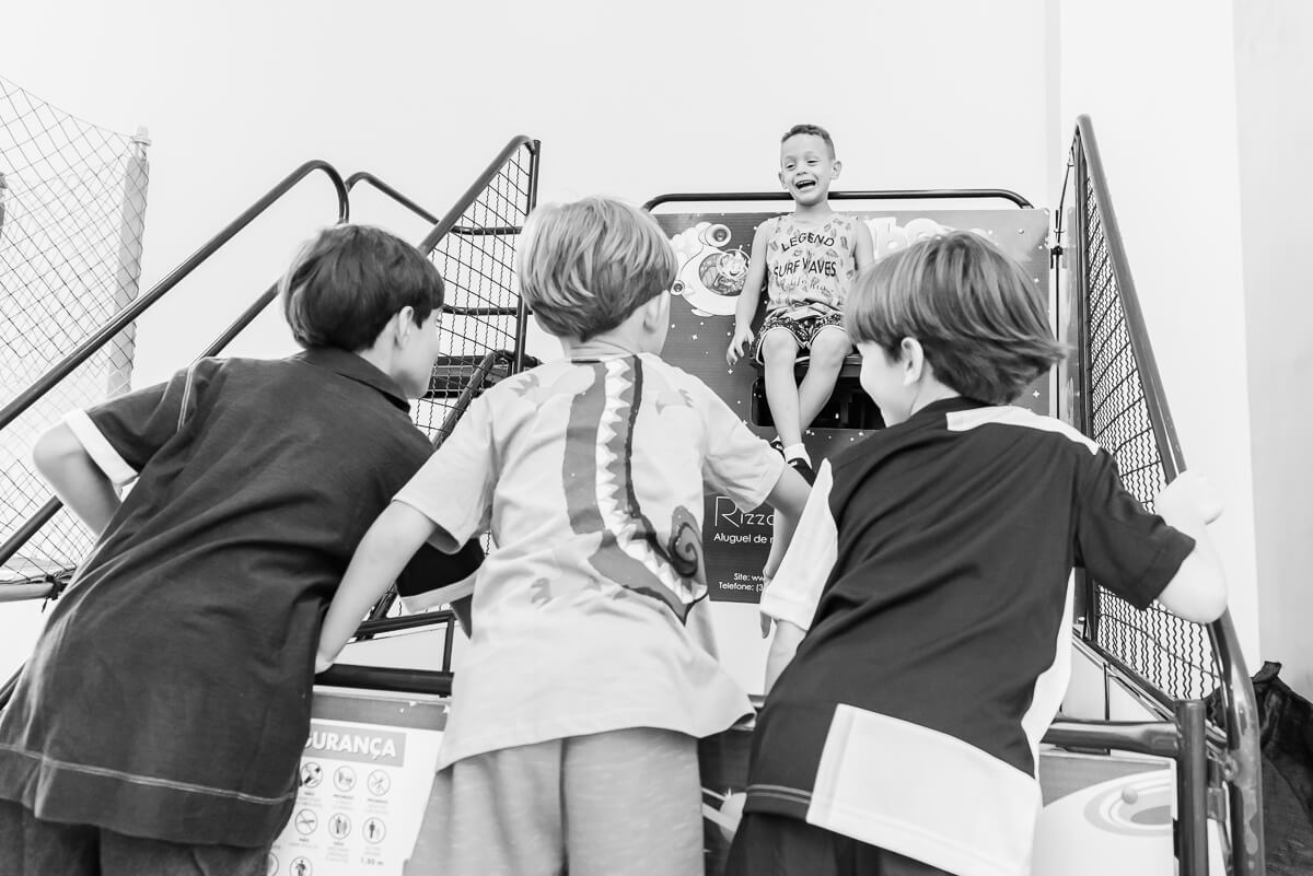 Aniversário de 6 anos do Francisco com o tema dinossauros, realizado em BH, pela fotógrafa Fabiana Bomfim.