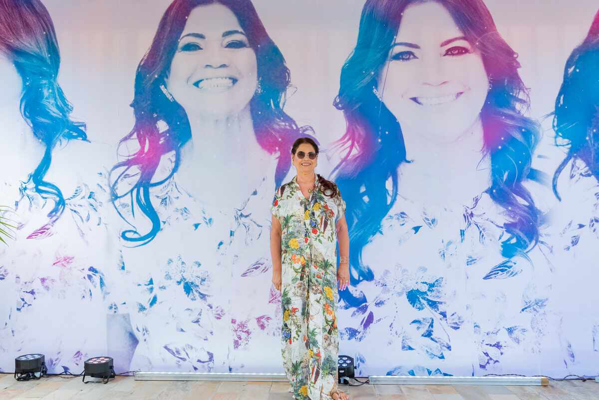 Mirian Duarte comemora os seus 60 anos com uma festa super animada para seus familiares e amigos no Lajedo, registrado pela fotógrafa Fabiana Bomfim.