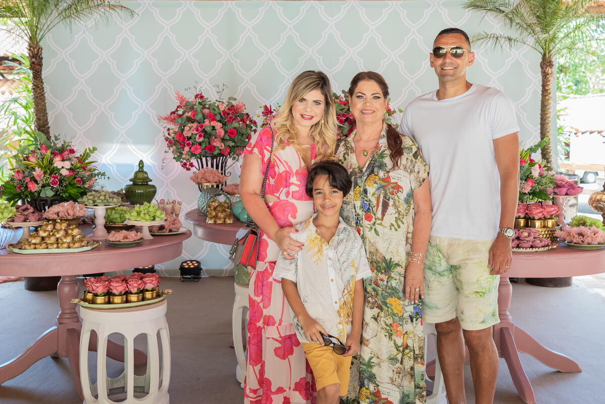 Mirian Duarte comemora os seus 60 anos com uma festa super animada para seus familiares e amigos no Lajedo, registrado pela fotógrafa Fabiana Bomfim.