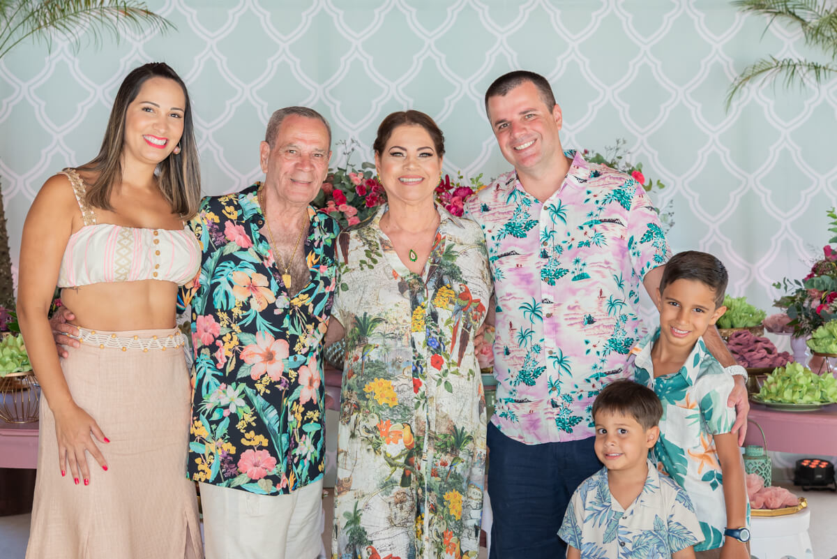 Mirian Duarte comemora os seus 60 anos com uma festa super animada para seus familiares e amigos no Lajedo, registrado pela fotógrafa Fabiana Bomfim.