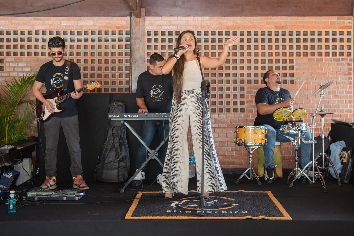 Rita Moreira encanta na festa de 60 anos da Mirian Duarte, no Lajedo, pela fotógrafa Fabiana Bomfim.