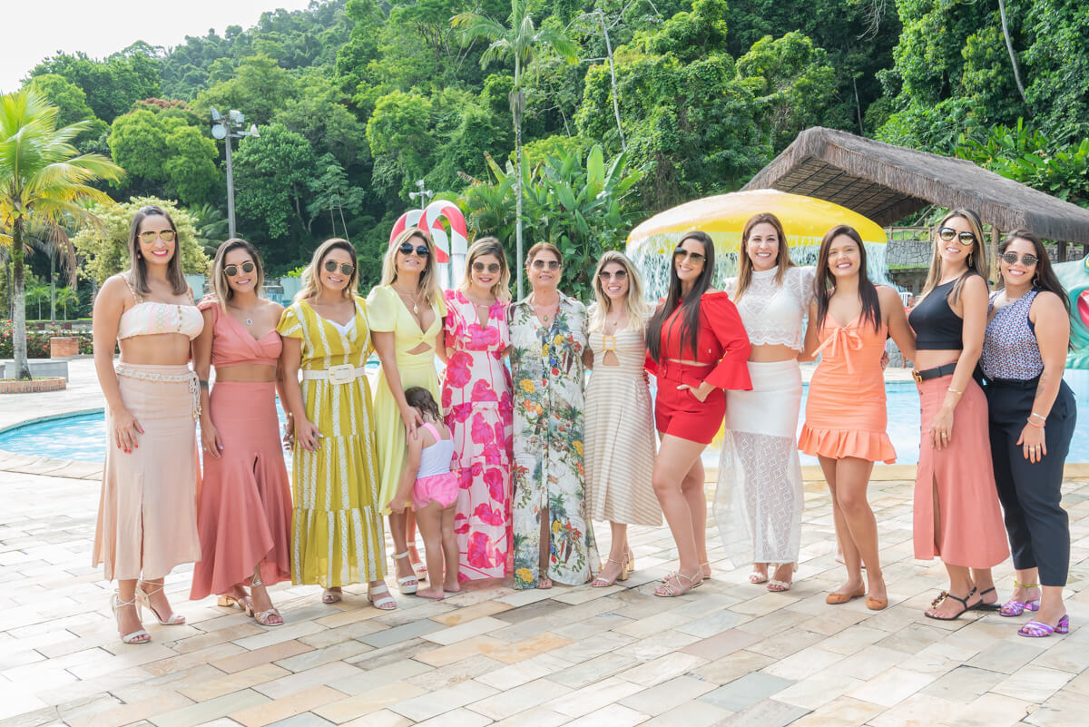 As meninas durante o comemoração em dobro da família Duarte Marques.