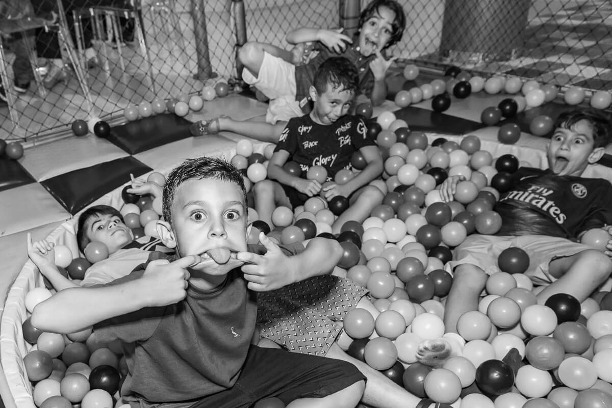 Muita alegria e diversão na festa de 1 aninho do Gabriel, pela fotógrafa Fabiana Bomfim.