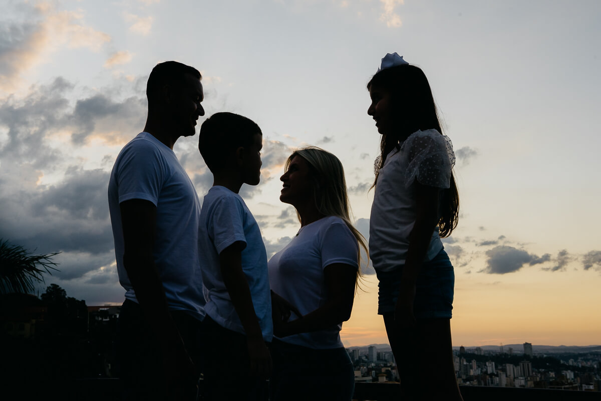 Ensaio da família Giovana, Réver, Alicia e Réver Jr., feito em Belo Horizonte, pela fotógrafa Fabiana Bomfim.