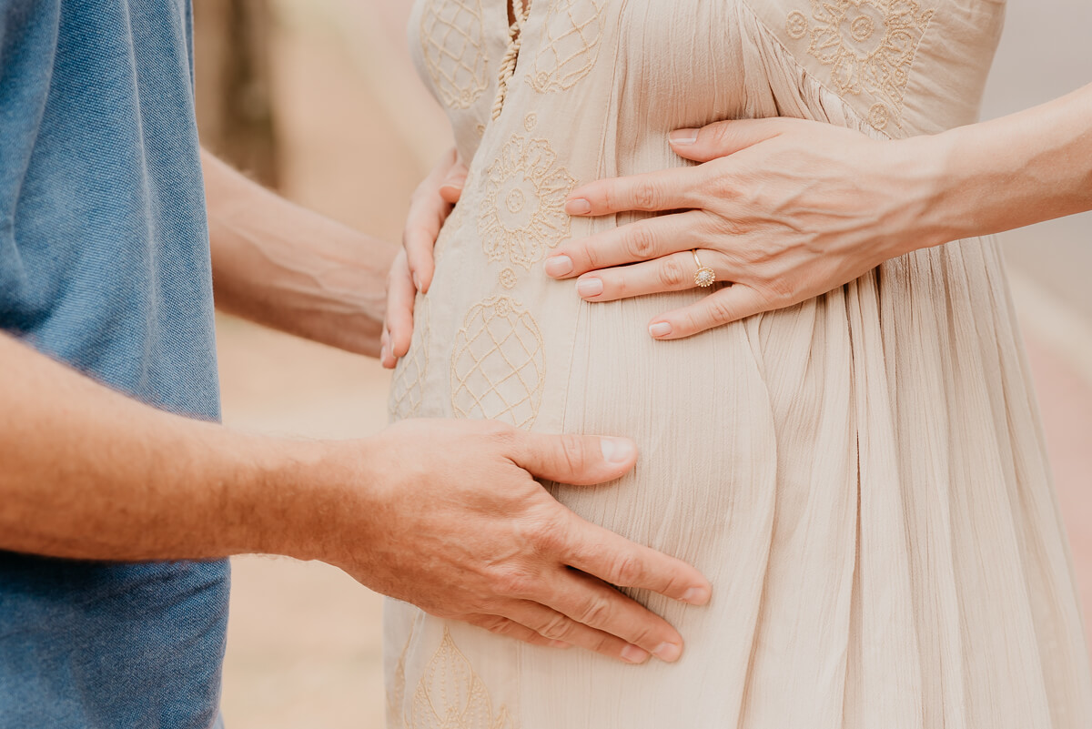A alegria do papai Davi ao conversar com a filha Camila, pela fotógrafa Fabiana Bomfim