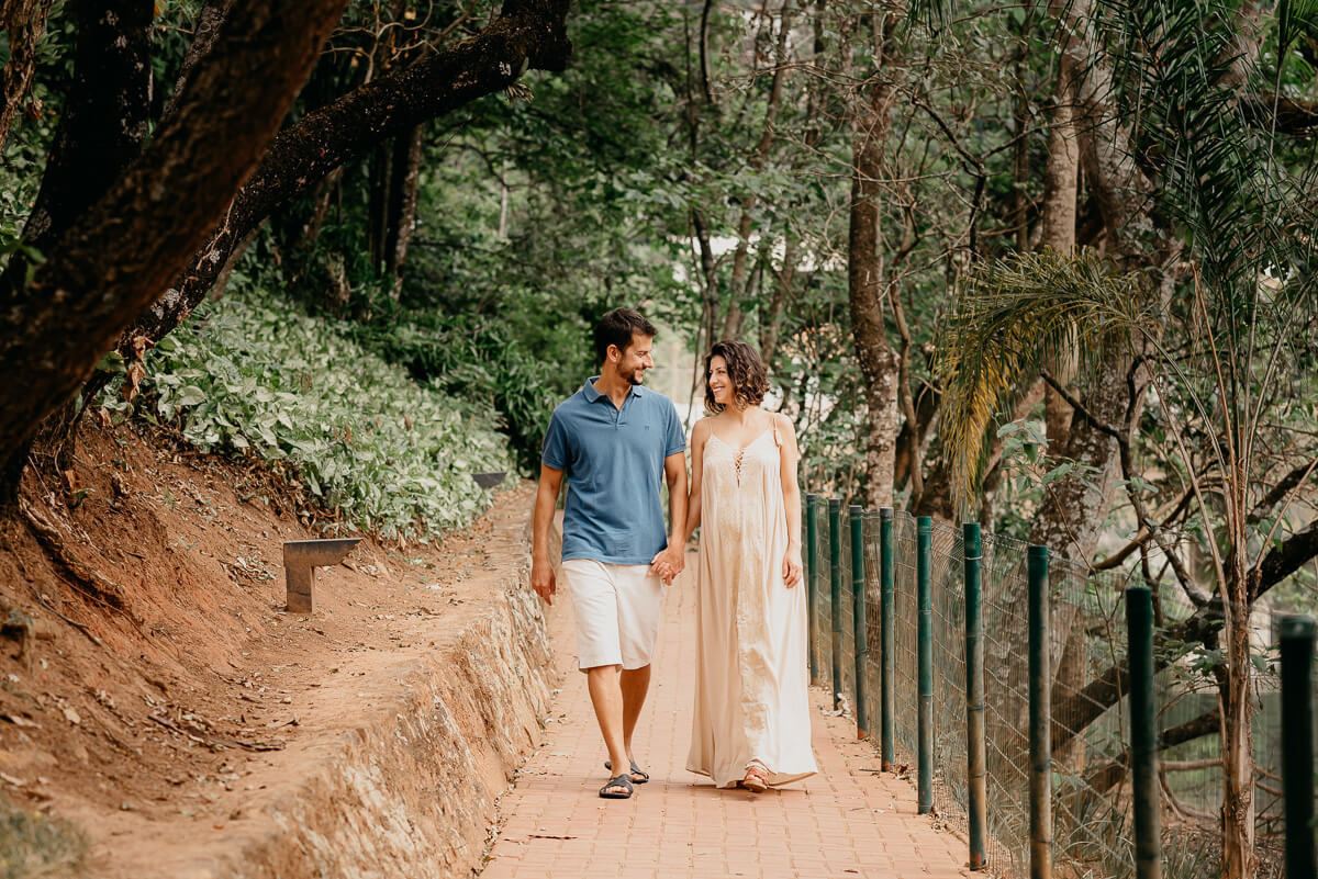 Ensaio de gestante no Condomínio Retiro do Chalé-Brumadinho/MG, pela fotógrafa Fabiana Bomfim
