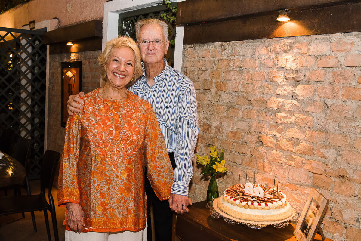 Jantar surpresa de 80 anos registrado em 19.12.2019 pelo fotógrafo Amauri de Souza.