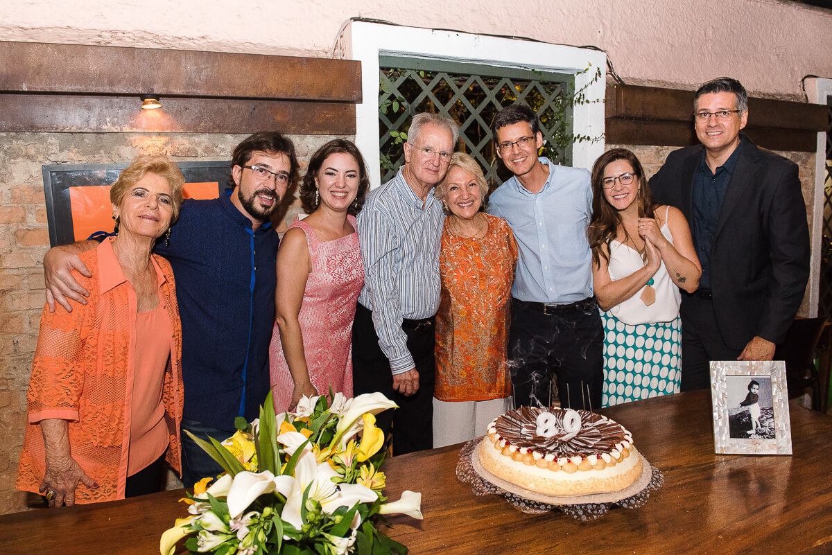 Jantar surpresa de 80 anos registrado em 19.12.2019 pelo fotógrafo Amauri de Souza.