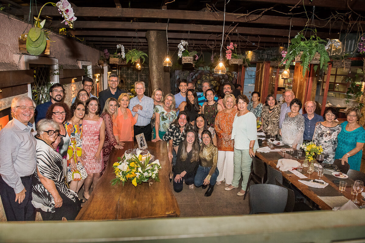 Jantar surpresa de 80 anos registrado em 19.12.2019 pelo fotógrafo Amauri de Souza.