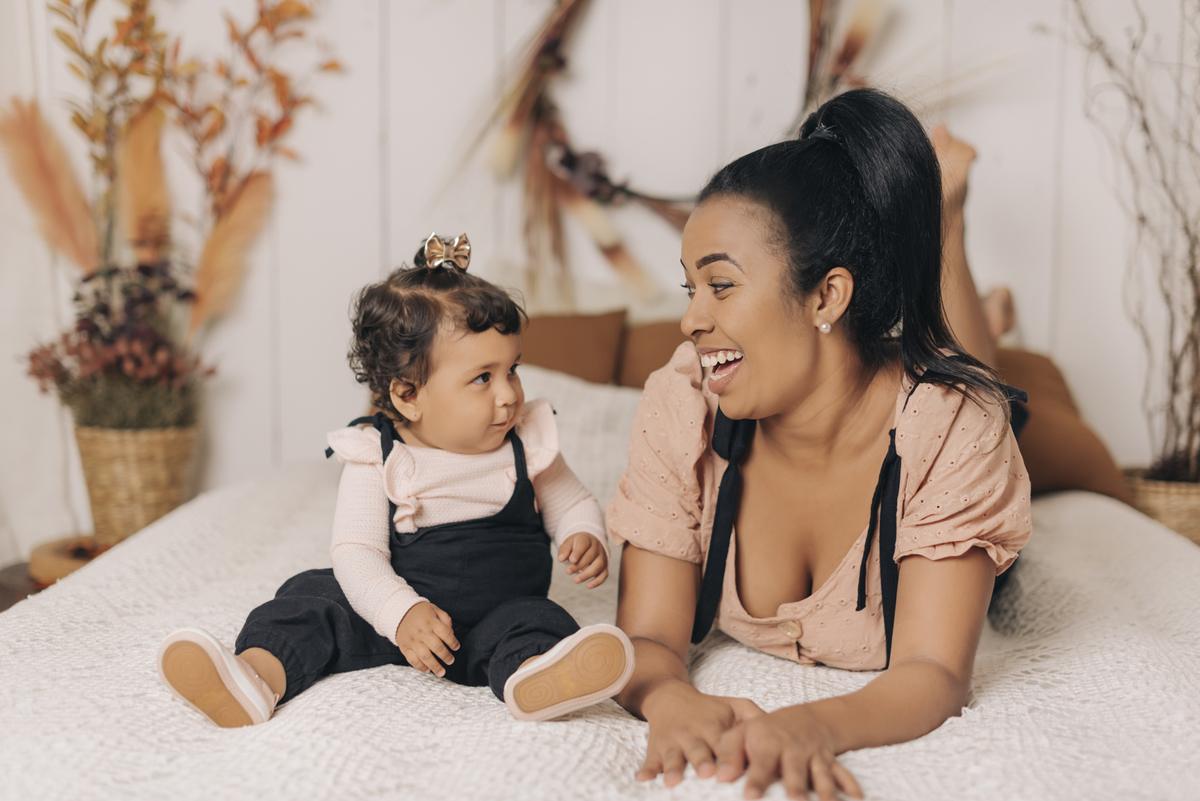 Ensaio em Rio Claro-SP, familia apaixonada, casal, acompanhamento, chocolate caramelo, fotografia, Araras, leme, limeira,campinas, São Paulo, folk,fotos com bolo, familia,gestante,gestação,baby,bebê, smash the cake, Porto Alegre, POA