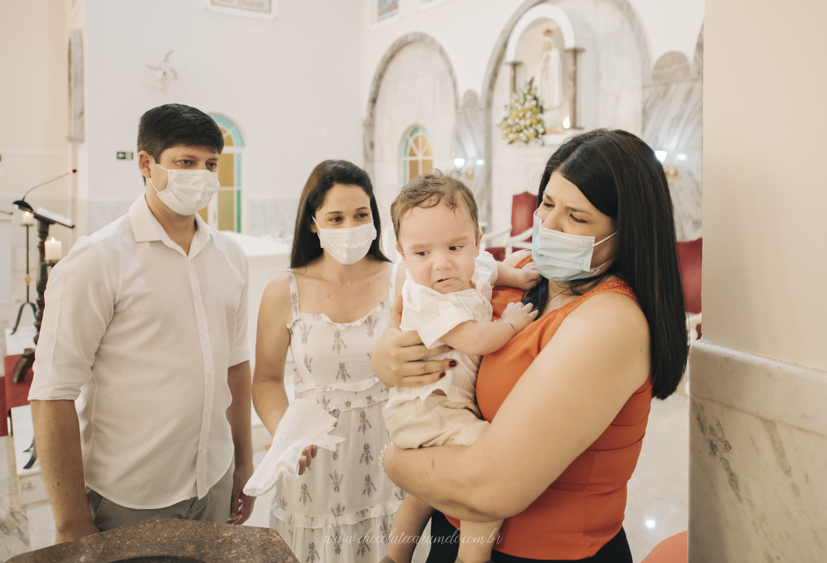 Batizado, chocolate caramelo fotografias, fotos de criança, fotos de bebe, newborn, fotografo Araras, fotografo de criança limeira, batizado em Limeira, Batizado em Piracicaba, melhor fotografo de Araras, melhor fotografo de sao paulo, padre