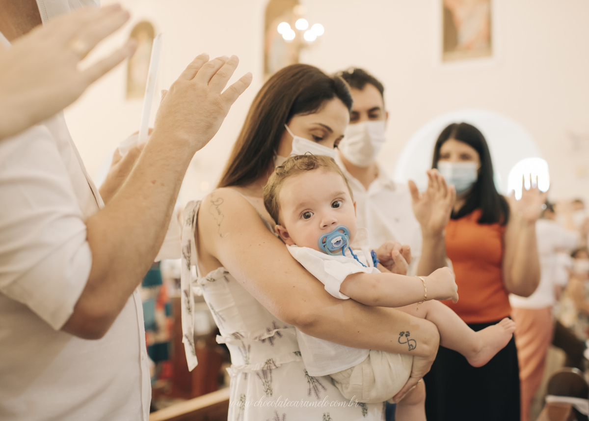 Batizado, chocolate caramelo fotografias, fotos de criança, fotos de bebe, newborn, fotografo Araras, fotografo de criança limeira, batizado em Limeira, Batizado em Piracicaba, melhor fotografo de Araras, melhor fotografo de sao paulo, padre