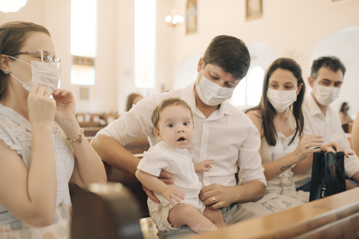 Batizado, chocolate caramelo fotografias, fotos de criança, fotos de bebe, newborn, fotografo Araras, fotografo de criança limeira, batizado em Limeira, Batizado em Piracicaba, melhor fotografo de Araras, melhor fotografo de sao paulo, padre