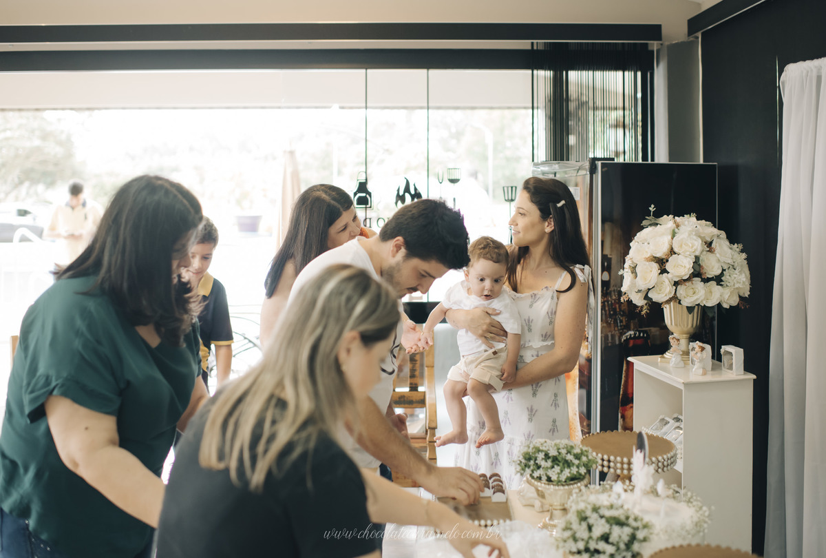 Batizado, chocolate caramelo fotografias, fotos de criança, fotos de bebe, newborn, fotografo Araras, fotografo de criança limeira, batizado em Limeira, Batizado em Piracicaba, melhor fotografo de Araras, melhor fotografo de sao paulo, padre