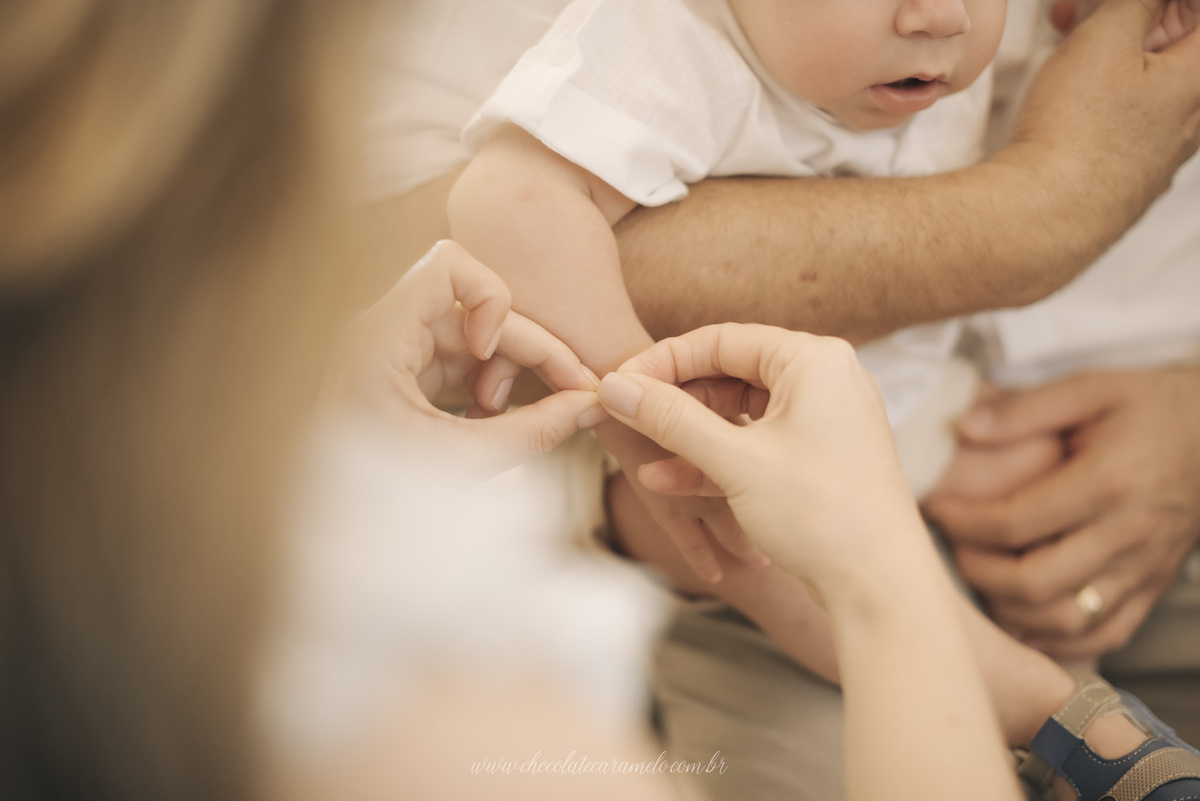 Batizado, chocolate caramelo fotografias, fotos de criança, fotos de bebe, newborn, fotografo Araras, fotografo de criança limeira, batizado em Limeira, Batizado em Piracicaba, melhor fotografo de Araras, melhor fotografo de sao paulo, padre