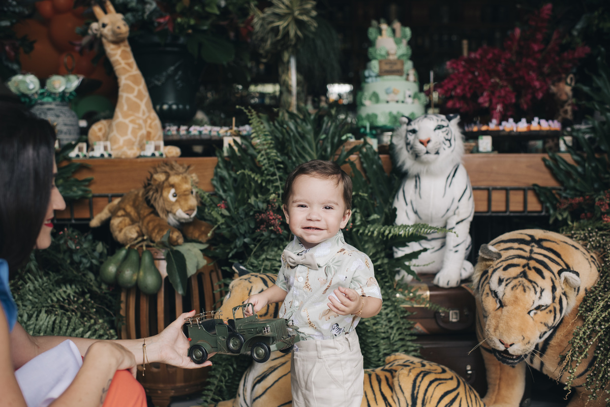 aniversario 1 aninho, aniversario infantil, aniversario infantil araras, aniversario infantil limeira, Angela cerri, meu primeiro aninho, aniversario infantil campinas, aniversario de menino, tema safari, aniversario tema safari, chocolate caramelo fotogr