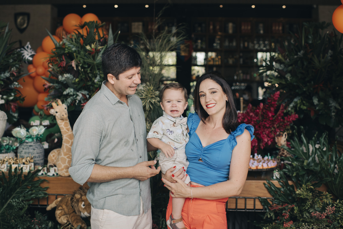 aniversario 1 aninho, aniversario infantil, aniversario infantil araras, aniversario infantil limeira, Angela cerri, meu primeiro aninho, aniversario infantil campinas, aniversario de menino, tema safari, aniversario tema safari, chocolate caramelo fotogr