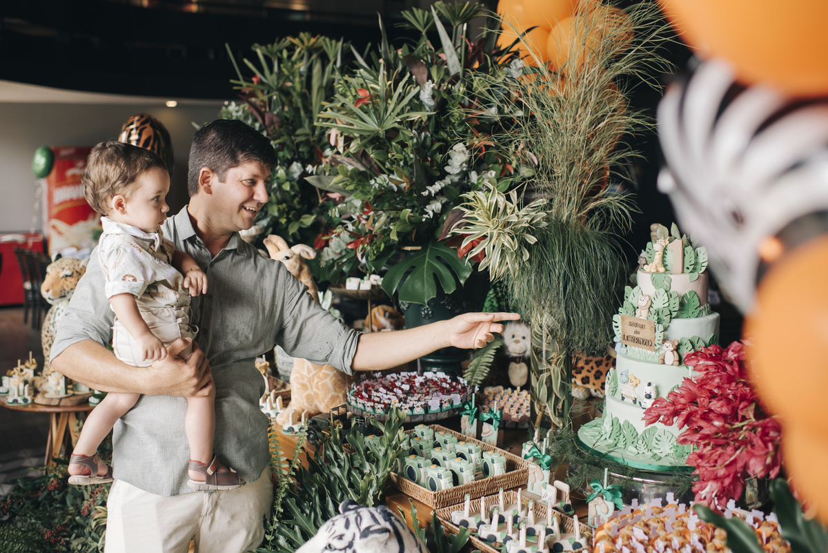 aniversario 1 aninho, aniversario infantil, aniversario infantil araras, aniversario infantil limeira, Angela cerri, meu primeiro aninho, aniversario infantil campinas, aniversario de menino, tema safari, aniversario tema safari, chocolate caramelo fotogr