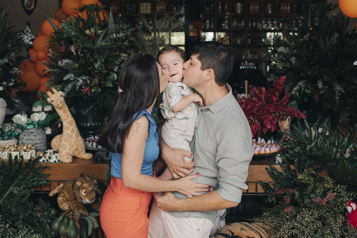 aniversario 1 aninho, aniversario infantil, aniversario infantil araras, aniversario infantil limeira, Angela cerri, meu primeiro aninho, aniversario infantil campinas, aniversario de menino, tema safari, aniversario tema safari, chocolate caramelo fotogr