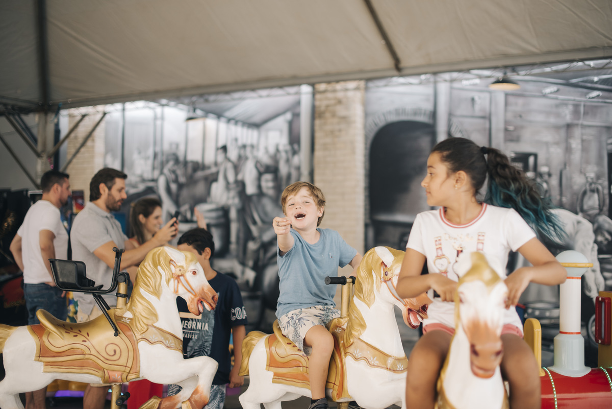 aniversario 1 aninho, aniversario infantil, aniversario infantil araras, aniversario infantil limeira, Angela cerri, meu primeiro aninho, aniversario infantil campinas, aniversario de menino, tema safari, aniversario tema safari, chocolate caramelo fotogr