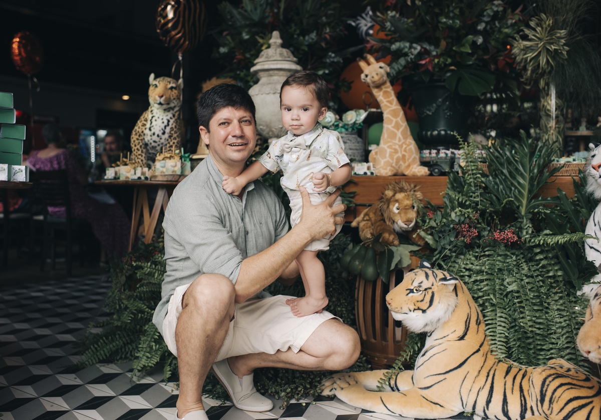 aniversario 1 aninho, aniversario infantil, aniversario infantil araras, aniversario infantil limeira, Angela cerri, meu primeiro aninho, aniversario infantil campinas, aniversario de menino, tema safari, aniversario tema safari, chocolate caramelo fotogr