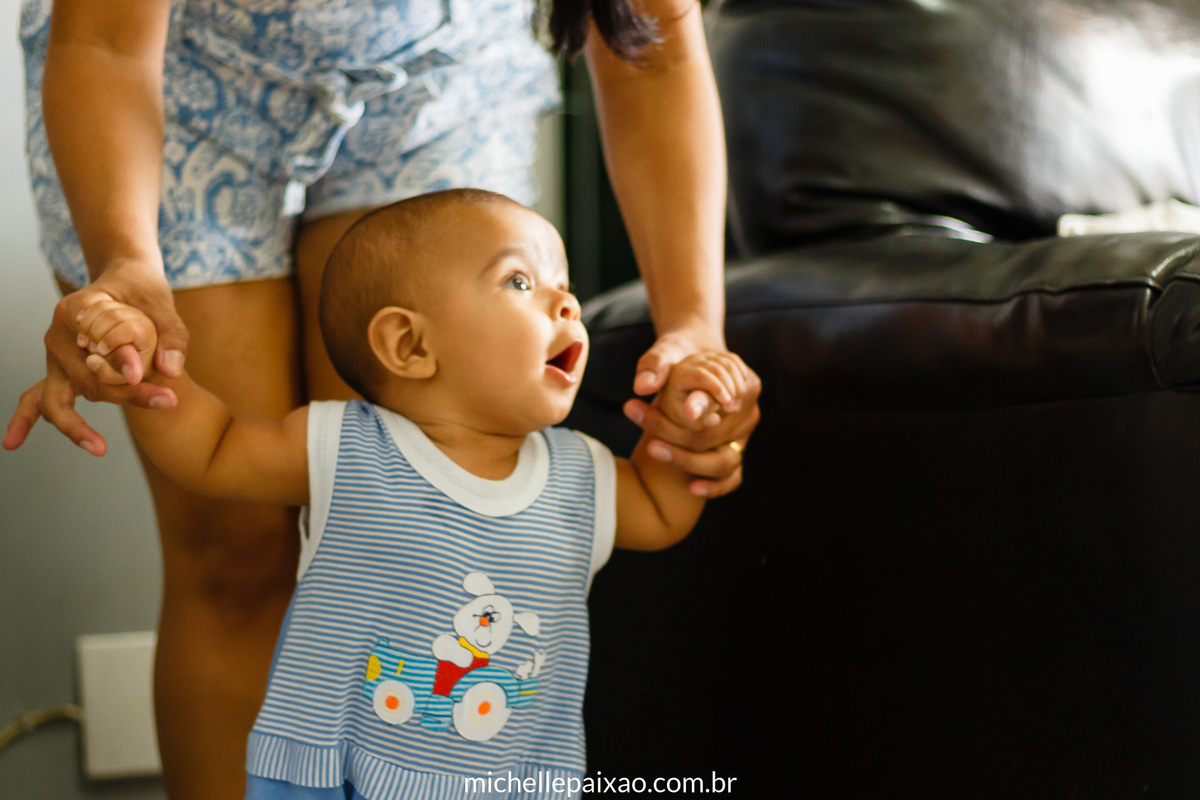 fotografia bebê aprendendo a andar ensaio bebê rio de janeiro