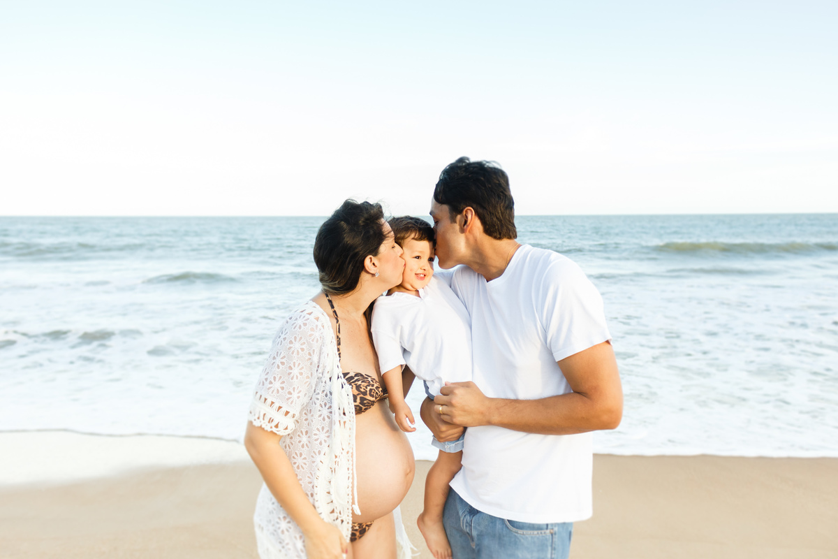 sessão de fotos família na praia Mucuri Bahia