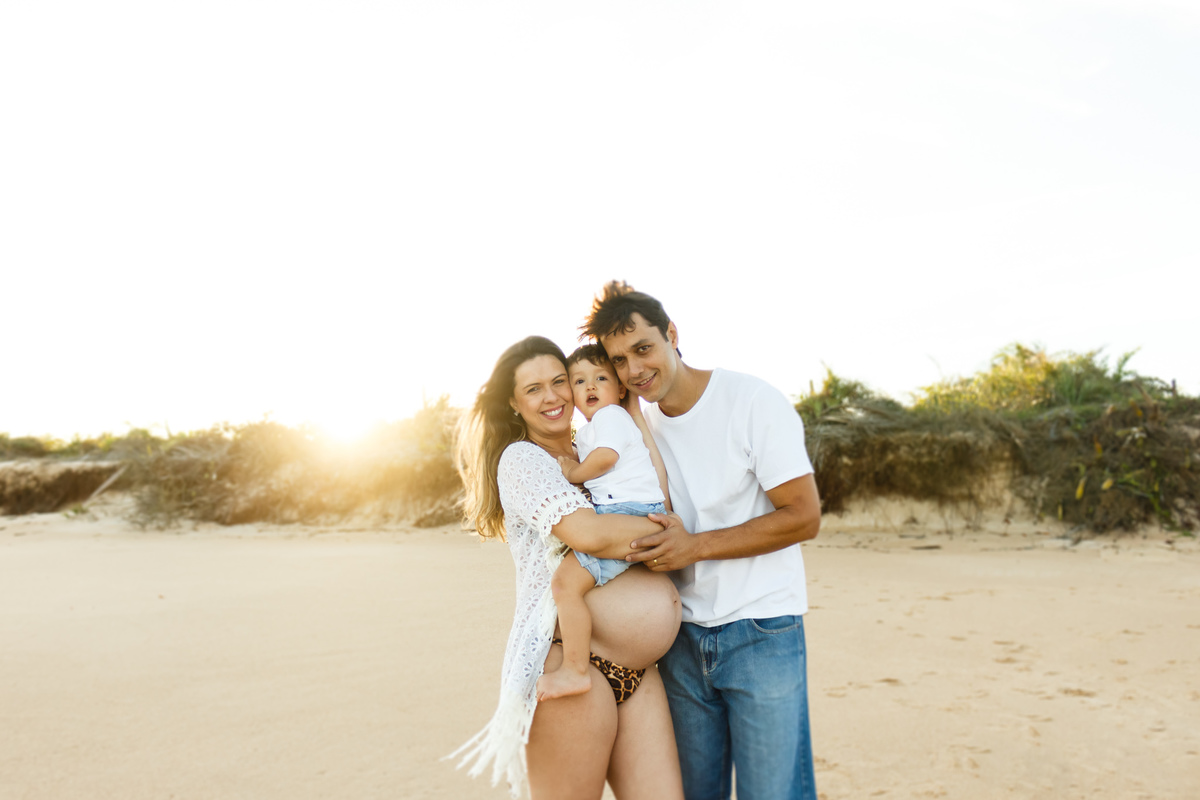 ensaio fotográfico na praia no pôr do sol ideias Mucuri Bahia